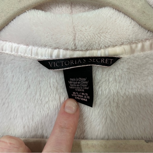 Victoria's Secret Plush Light Pink Soft Short Robe Women’s Size Medium Large - Picture 4 of 8